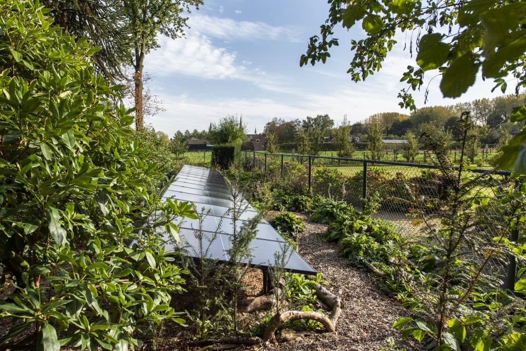 Grondopstelling met 15 zonnepanelen uitgelichte afbeelding